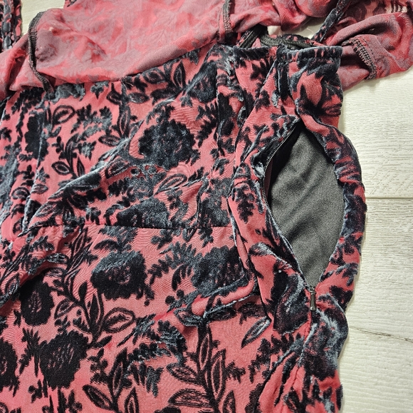 Chelsea & Violet Velvet Burnout Floral Mini Dress Medium Cold Shoulder Goth Vamp - Picture 7 of 16